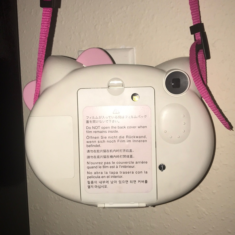 Sanrio Hello Kitty Pink & White Instax Mini Camera - Picture 3 of 4